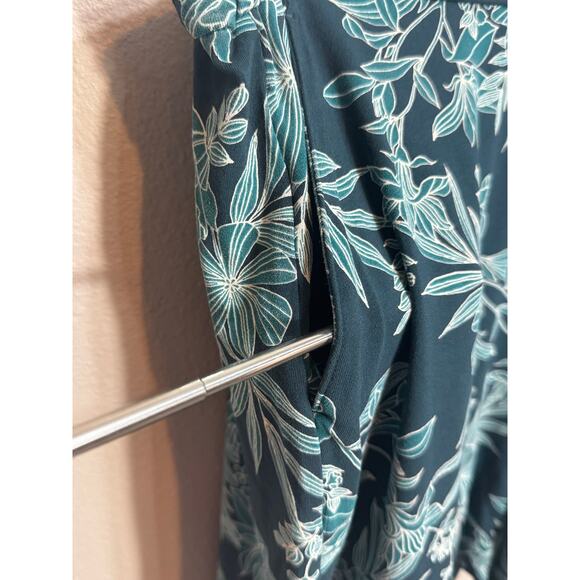 J. Jill Wearever XL top & L shorts set blue floral v neck stretch pockets - Picture 9 of 13